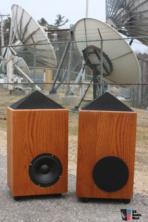 726951-shahinian_obelisk_speakers.jpg