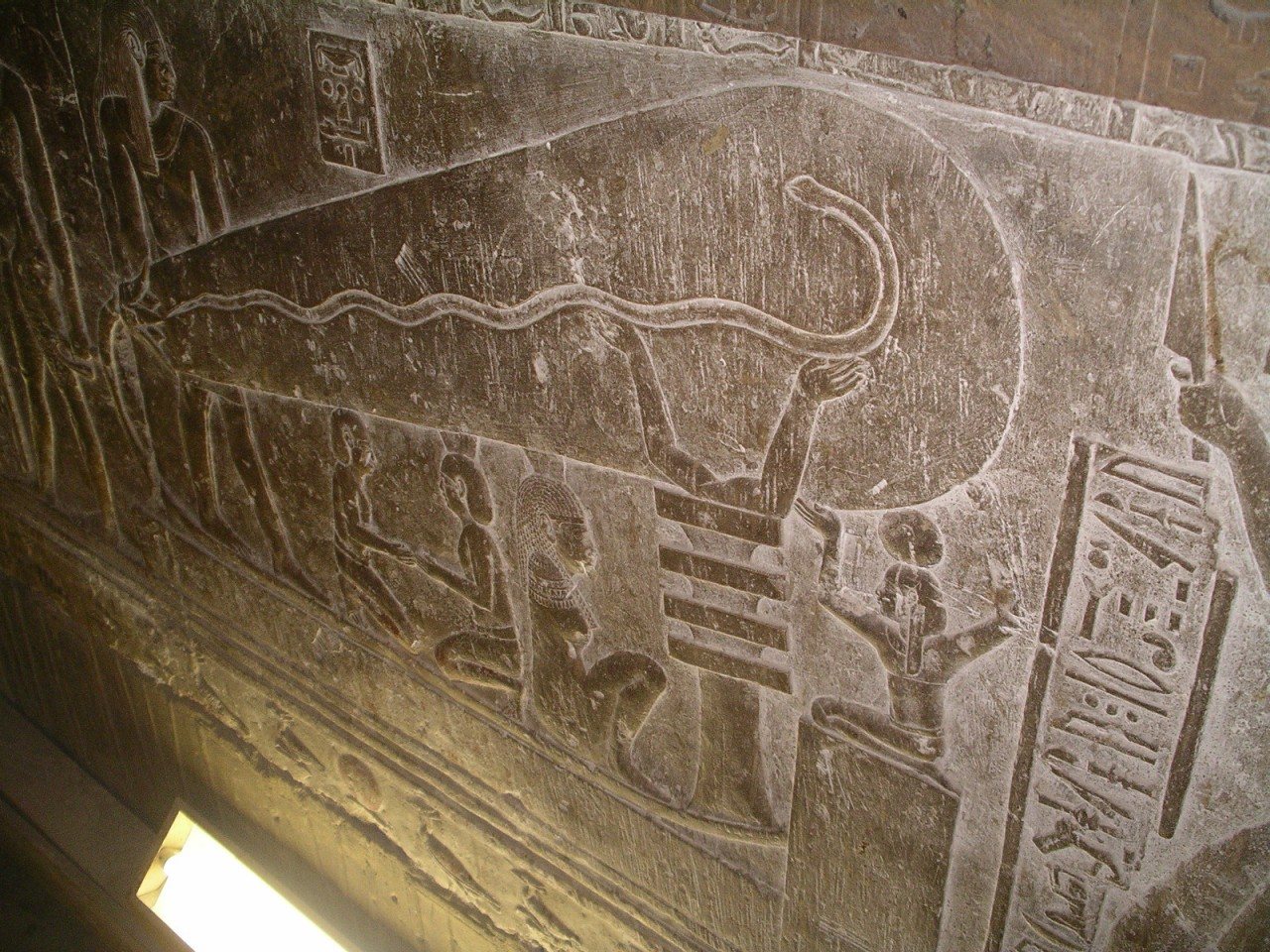 Dendera_light_002-1280x960.jpg