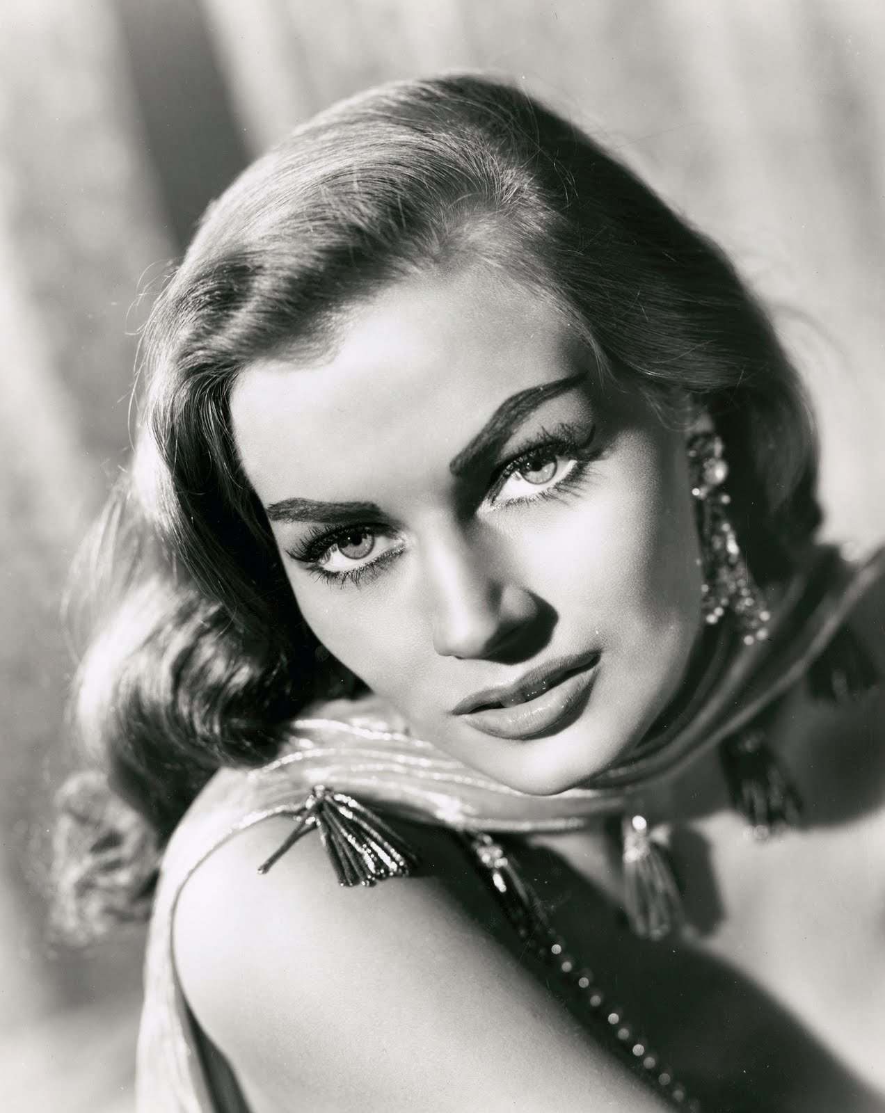 Anita ekberg. Anita ekberg. Anita ekberg 1956. Бетти экберг. Anita ekberg.