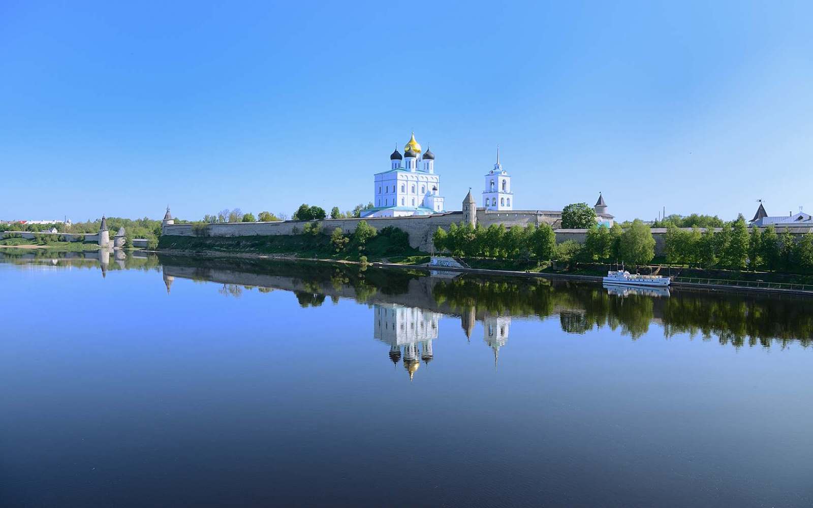 Pskov-Kremlin.jpg