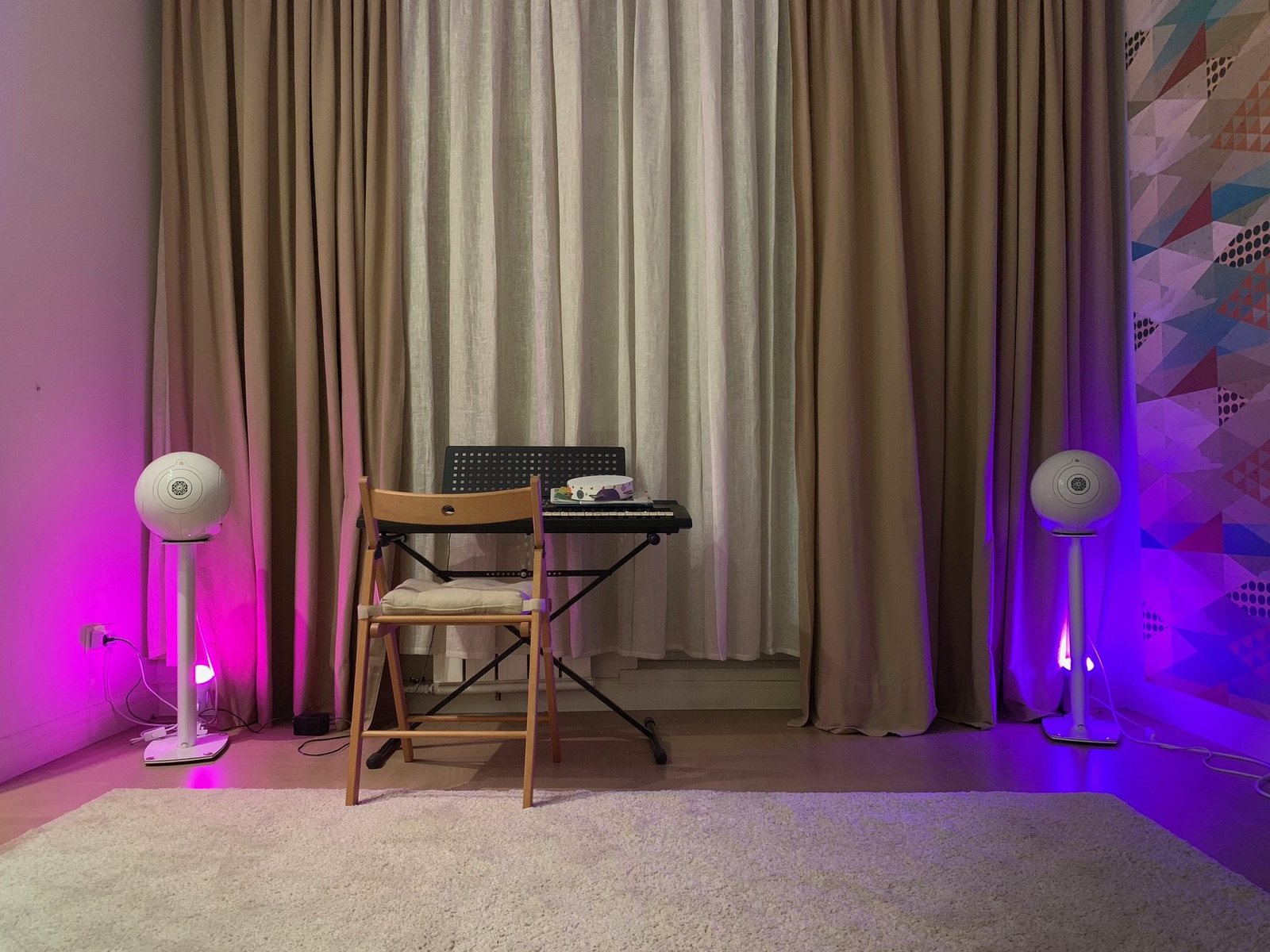 Devialet Phantom gold stereo.jpg