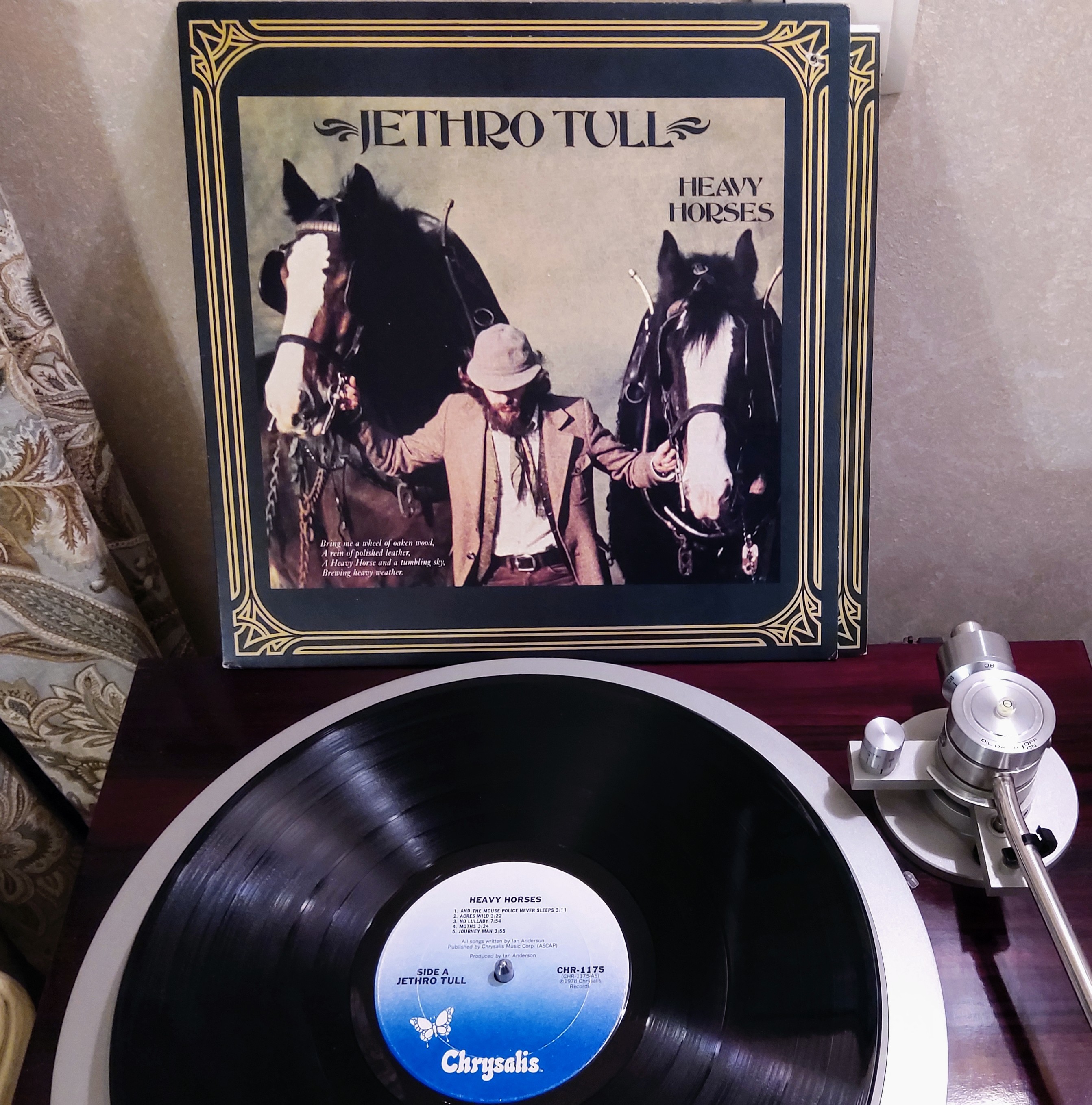 Heavy horses jethro tull. Jethro Tull Heavy Horses 1978. Jethro Tull - bursting out (1978). The Heavy Horses аудиокассета