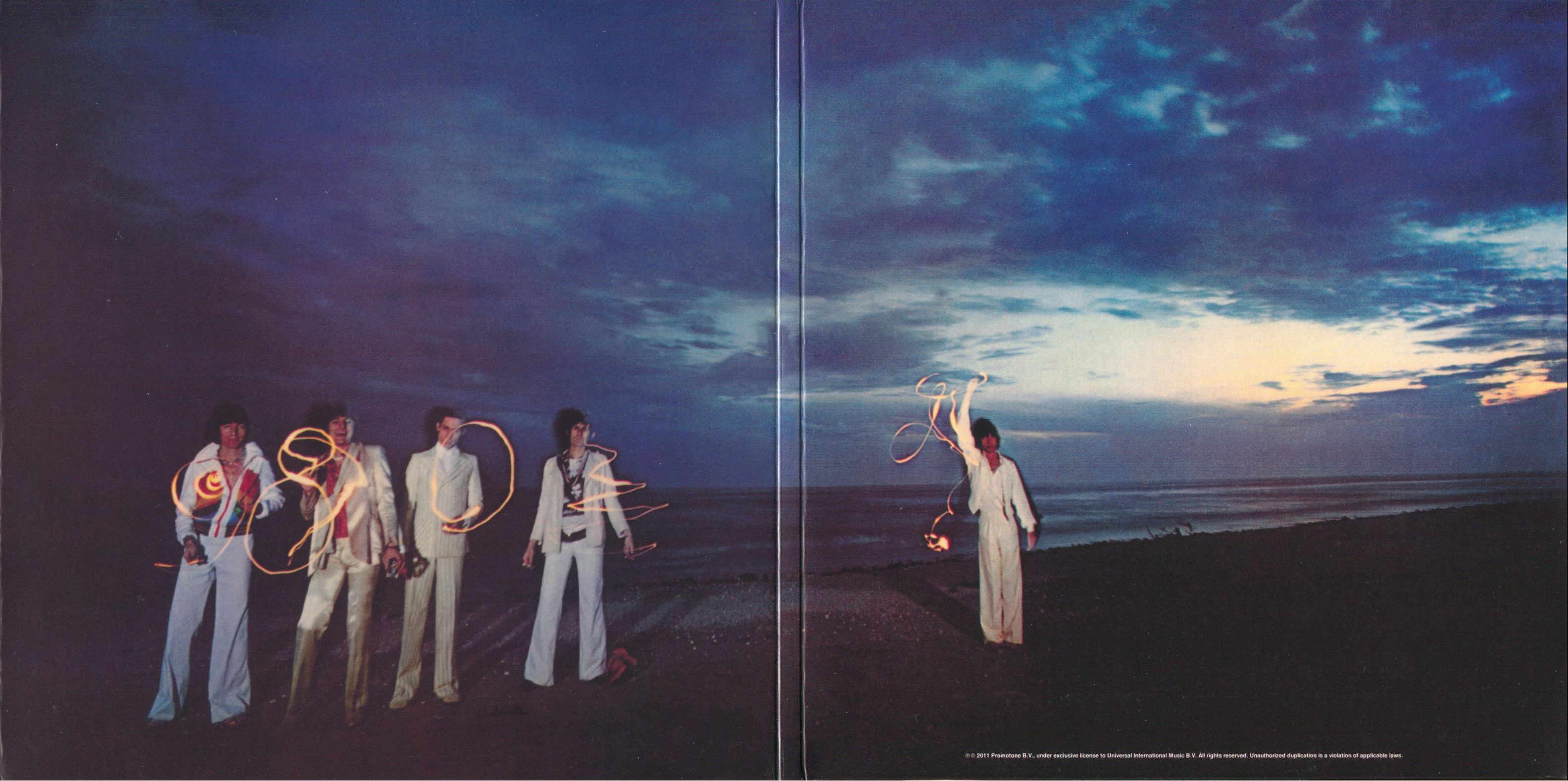 The rolling stones blue and lonesome 2016. Rolling stones black and blue обложка. группа the rolling stones альбомы. Black and blue rolling stones album. Blue rolling.