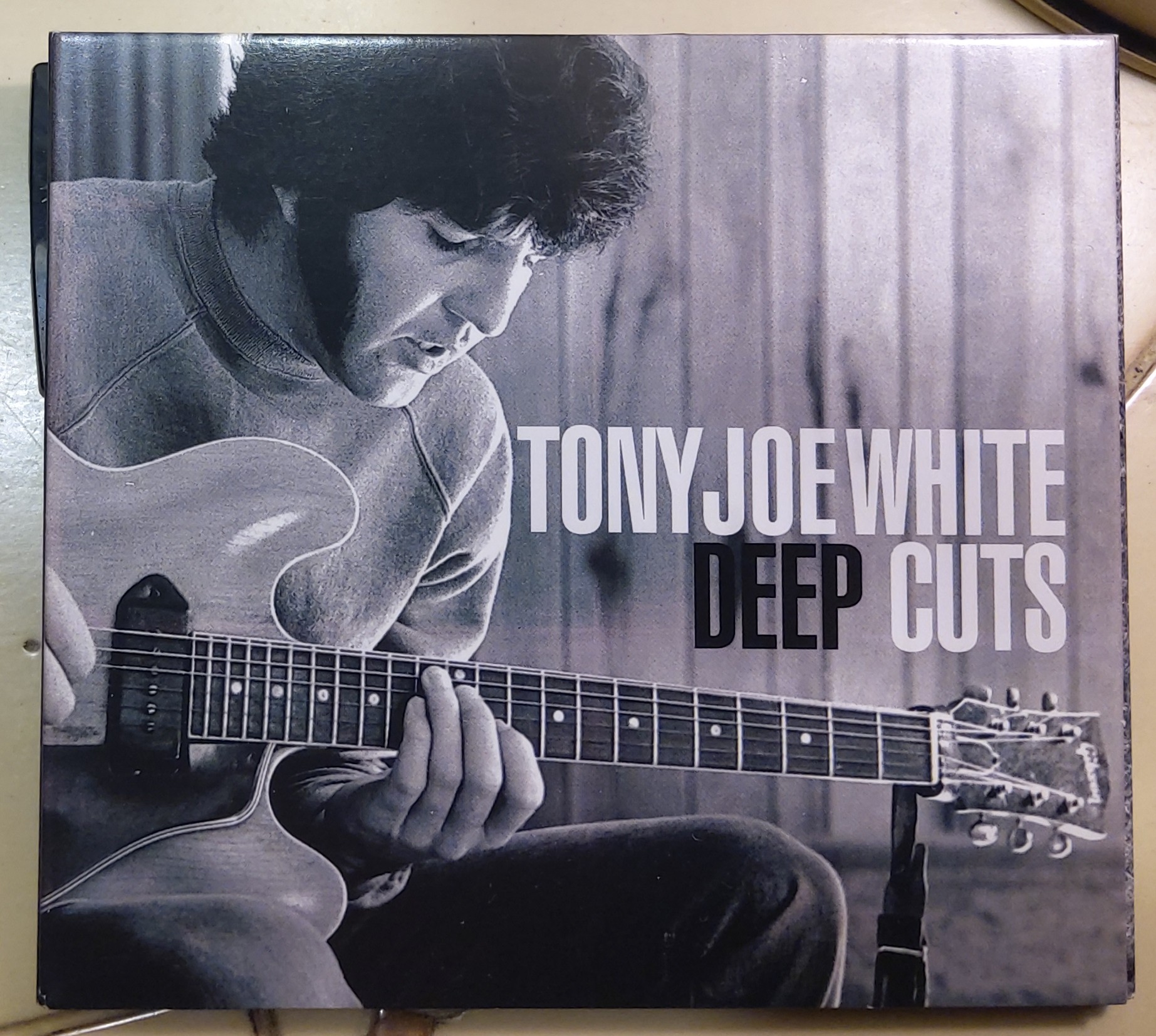 White joes. Обложка альбома Tony Joe White--2008 Deep Cuts. Обложки к альбомам Tony Joe White. Tony Joe White обложки. Tony Joe White CD.