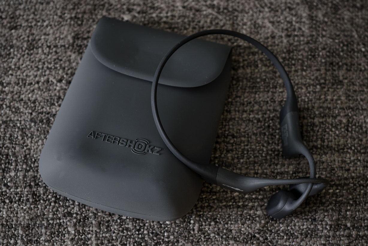 Aftershokz Aeropex. Listen to music without ears Soundex.ru